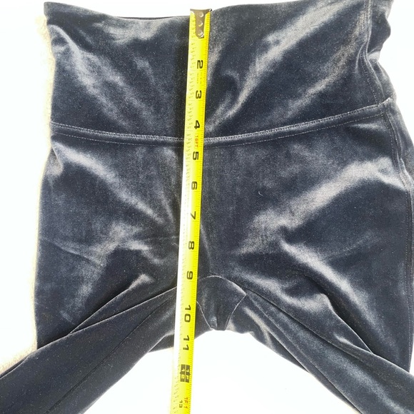 Spanx Black Velvet Leggings Size Small - Picture 8 of 9